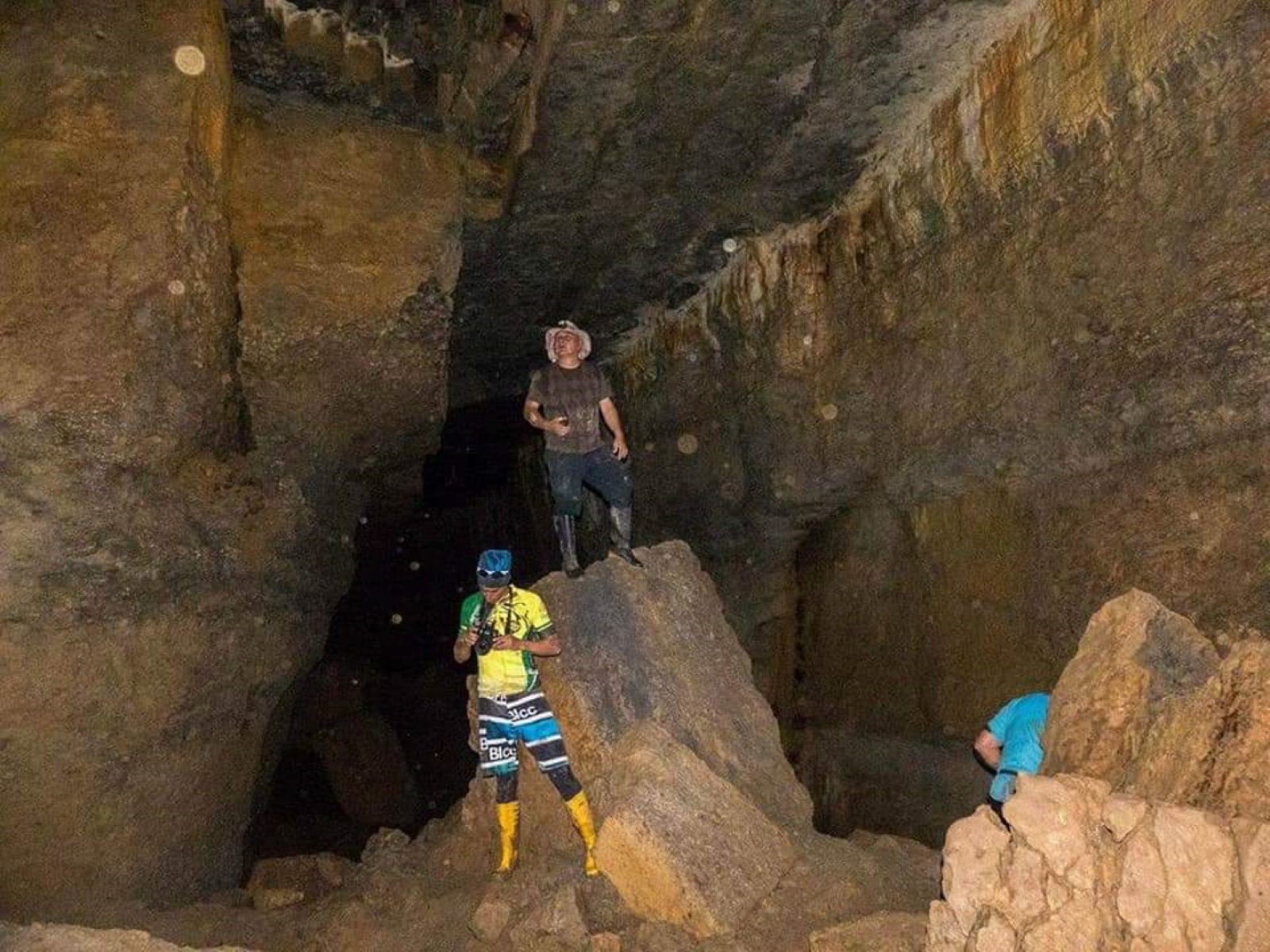 Cavernas del Río Anzu en Mera Pastaza
