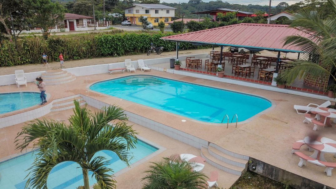 Los Chorritos Complejo Turístico